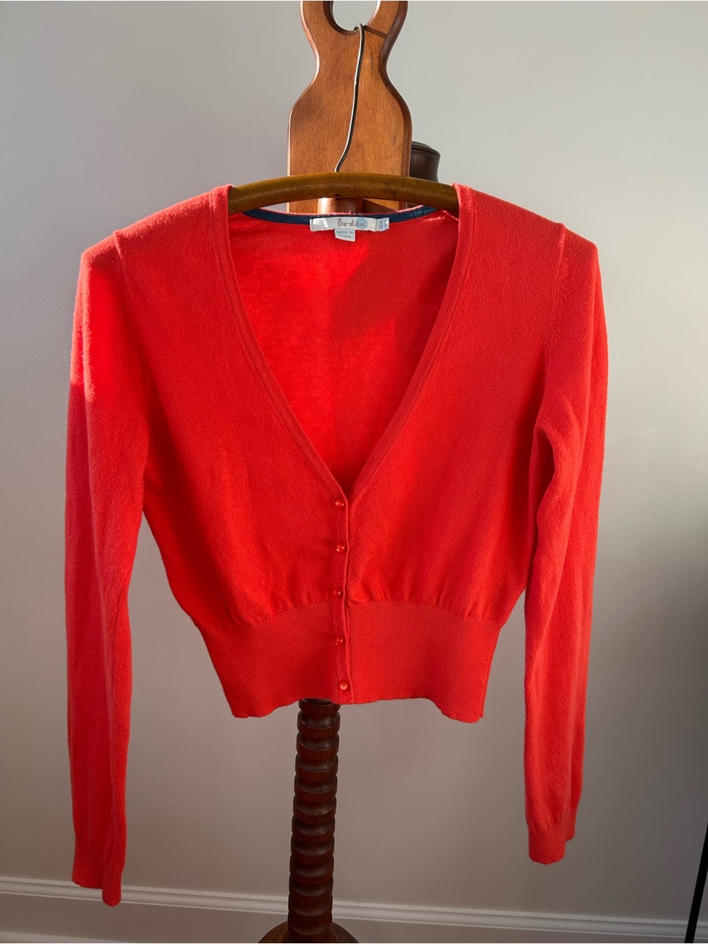 Boden Bright Coral/Red V-Neck Button-Front Women's Sweater EUC Size 6